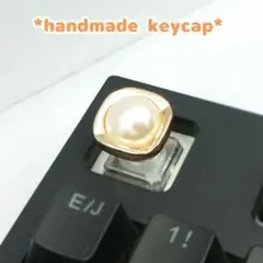 自作キーキャップ　キラキラパールとゴールドの額縁③　キートップ　アルチザン