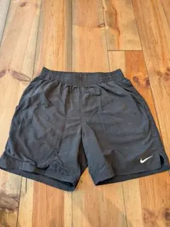 Nike ブラック ショートパンツ