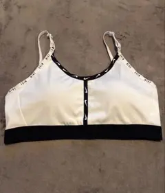 最終セール　NIKE スポーツブラ