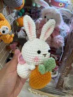 うさぎのあみぐるみ ニンジン付き