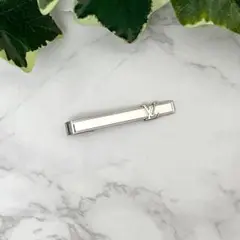 ルイヴィトン ネクタイピン・LV イニシャル ネクタイピン 現行品 シルバー