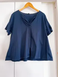 新品　UNIQLO ネイビー 半袖Tシャツ
