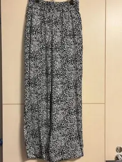 GLOBAL WORK サテン生地モノトーン柄ワイドパンツ レディースMサイズ