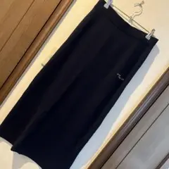 黒 ロングスカート ロゴ刺繍付き新品