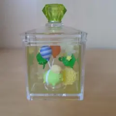 すみっコぐらし　花咲くハーバリウム　ペンギン？