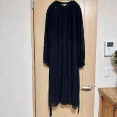 H&M ワンピース プリーツ