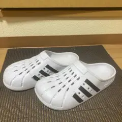 adidas ホワイト サンダル