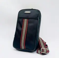 美品 バーバリーブラックレーベル ストライプ ボディバッグ　ブラック e172