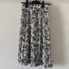 花柄プリーツスカート モノトーン　Mサイズ