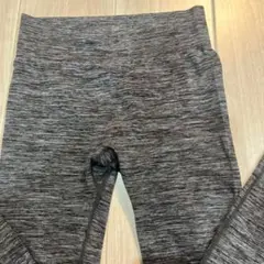 美品☆グレー ストレッチ ヨガパンツ　レギンス　スポーツウェア　Ｌ