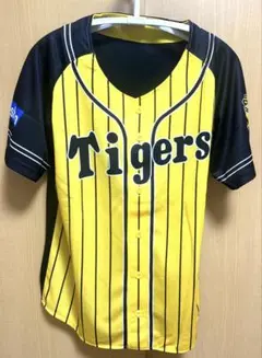 阪神タイガーズ　Tigers 応援グッズ　シャツ