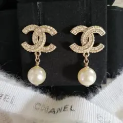 CHANEL シャネル ストラスココマーク&パール イヤリング ピアス 定番