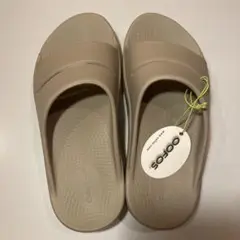 OOFOS nomad ベージュ サンダル