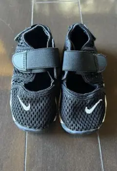 NIKE ベビーサンダル ブラック　エアリフト　13.0