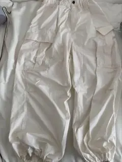 カーゴパンツ　白