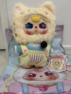 babythree ネコ　ちゃん　キラ目
