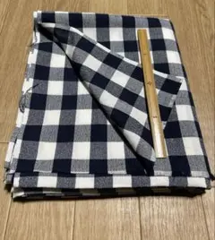 100レトロ　ネイビーとホワイトのチェック柄生地　93×200 未使用品汚れ有り