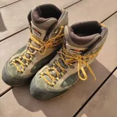 ガルモント 登山靴