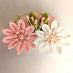 ー越縮緬つまみ細工ブローチ