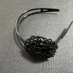 黒の立体カチューシャ