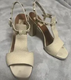 VALENTINO スタッズ ストラップサンダル