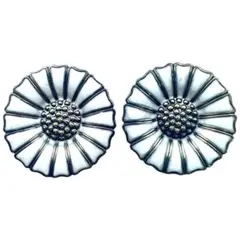 Item thumbnail for item cbbcfc5d-77a1-4023-bcba-c8bb58089e93