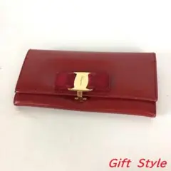 Salvatore Ferragamo サルヴァトーレフェラガモ ヴァラリボン