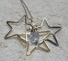 【美品】星形　シルバー&ゴールド3連ペンダント ネックレス
