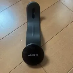 ワイヤレス車載充電器、スマホの背面の磁石でくっつきます。