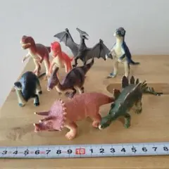 筒入り恐竜セット　DINOSAURS　8体　オマケつき