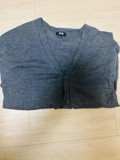 グレーの薄手長袖カーディガン