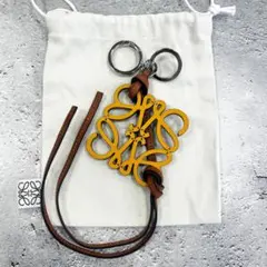 ロエベ アナグラム チャーム キーリング レザー イエロー ハンモック