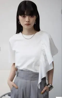 サイドラッフル　アシンメトリートップス　Mサイズ