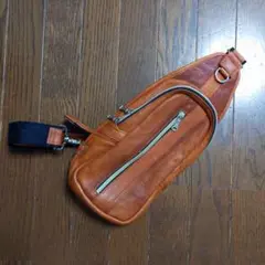 オレンジレザーボディバッグ