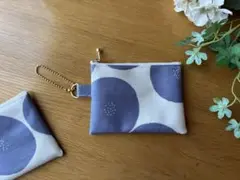 ハンドメイド　トモタケあんぱん　ラミネートポーチ　Dカン付　ブルーグレー