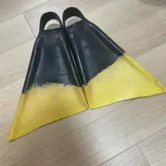 Churchill Fin ミディアムサイズ