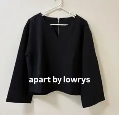 セール価格 ブラウス apart by lowrys ブラック Vネックシャツ