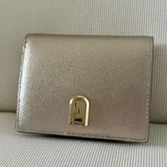 【送料込】FURLA フルラ 二つ折り財布 ベージュ 折りたたみ財布 ウォレット