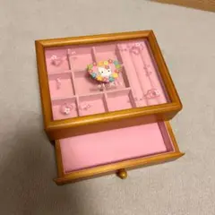 【サンリオ】キティちゃんの木箱アクセサリーBOX