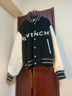未使用に近い 現行タグ⭐️GIVENCHY ブラックチェーン スタジャン 46 GIVENCHY（スタジャン）のフリマアイテム一覧