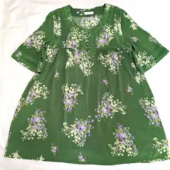 花柄　緑色　五分袖チュニックAライン 緑糸刺繍　フリーサイズ