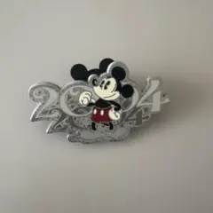 ディズニー ミッキーマウス ピンバッジ 2024 パリ