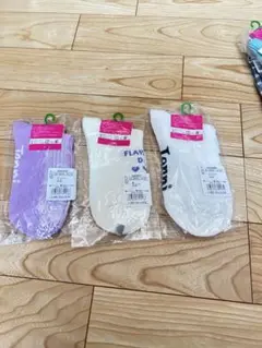 新品JENNIソックス3足セット22〜24cm