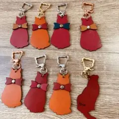 栃木レザーで作った猫キーホルダー　金具も猫　仲間とシェアできる8個セット