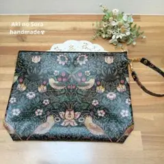 ストラップ付き♡大容量ポーチ　ラミネート　ウィリアム・モリス