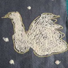 ミナペルホネン 　swan 　グリーングレー 刺繍２つ入り