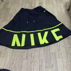 NIKE スカート　L