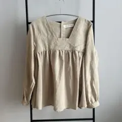 アパートメントマーケット スクエアカラーブラウス M ベージュ