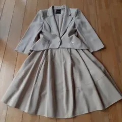 フォクシー フォーマルスーツ ベージュ