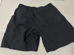 黒ユニクロショートパンツ ウエスト調整可能ギアショーツ